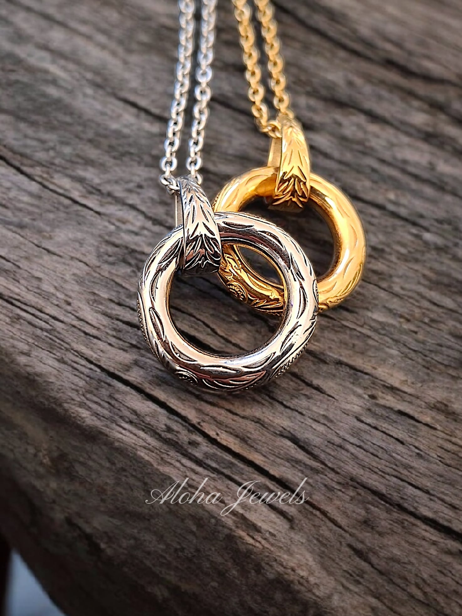 Eternal Lei Wave Scroll Necklace – ハワイアンジュエリー ネックレス