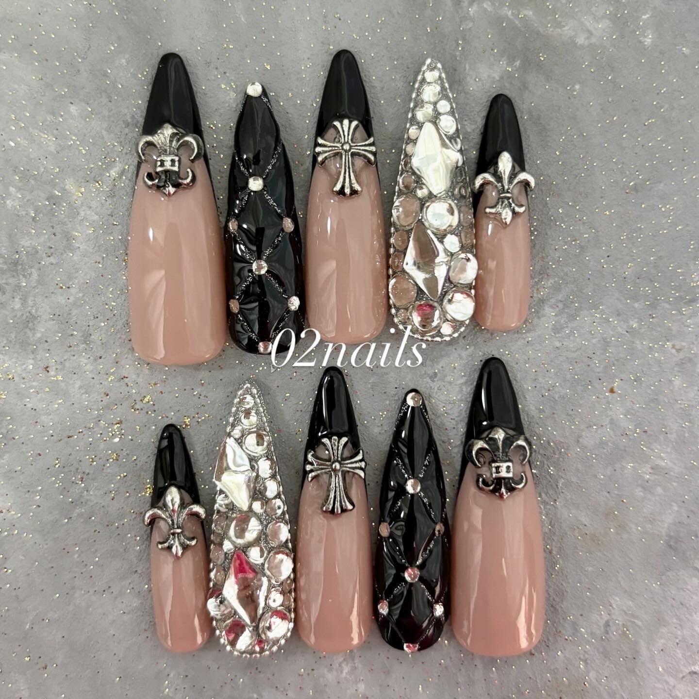現品販売♡ クロムネイル フレンチネイル ギャルネイル 派手 ゴテゴテ