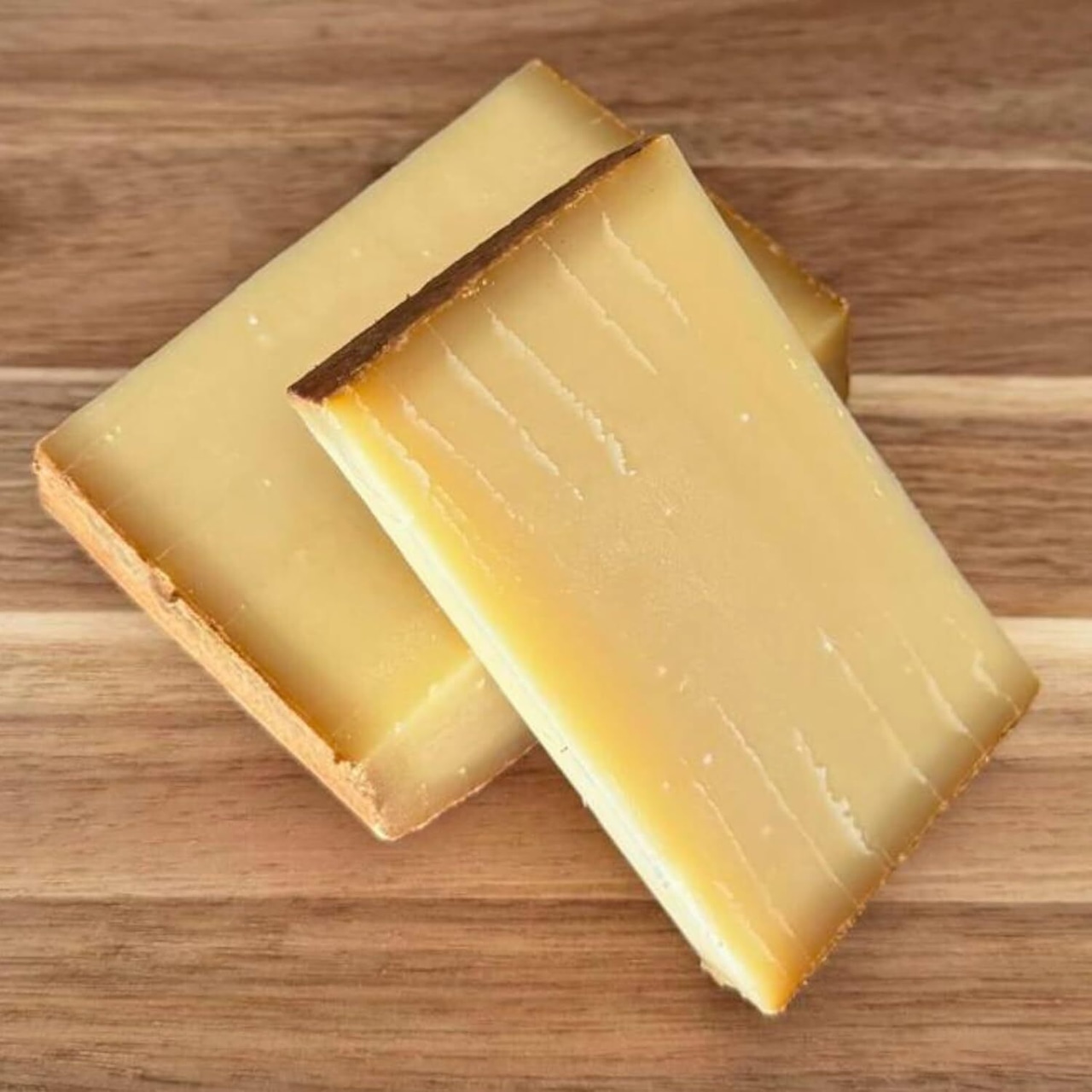 フランス産 コンテ・ド・モンターニュ 18ヶ月熟成 ハードチーズ 250g|グラスフェッド・切りたて|濃厚な旨みとナッツ香 Freshly Cut COMTE DE MONTAGNE 18M+ Aged Grassfed Hard Cheese 250g