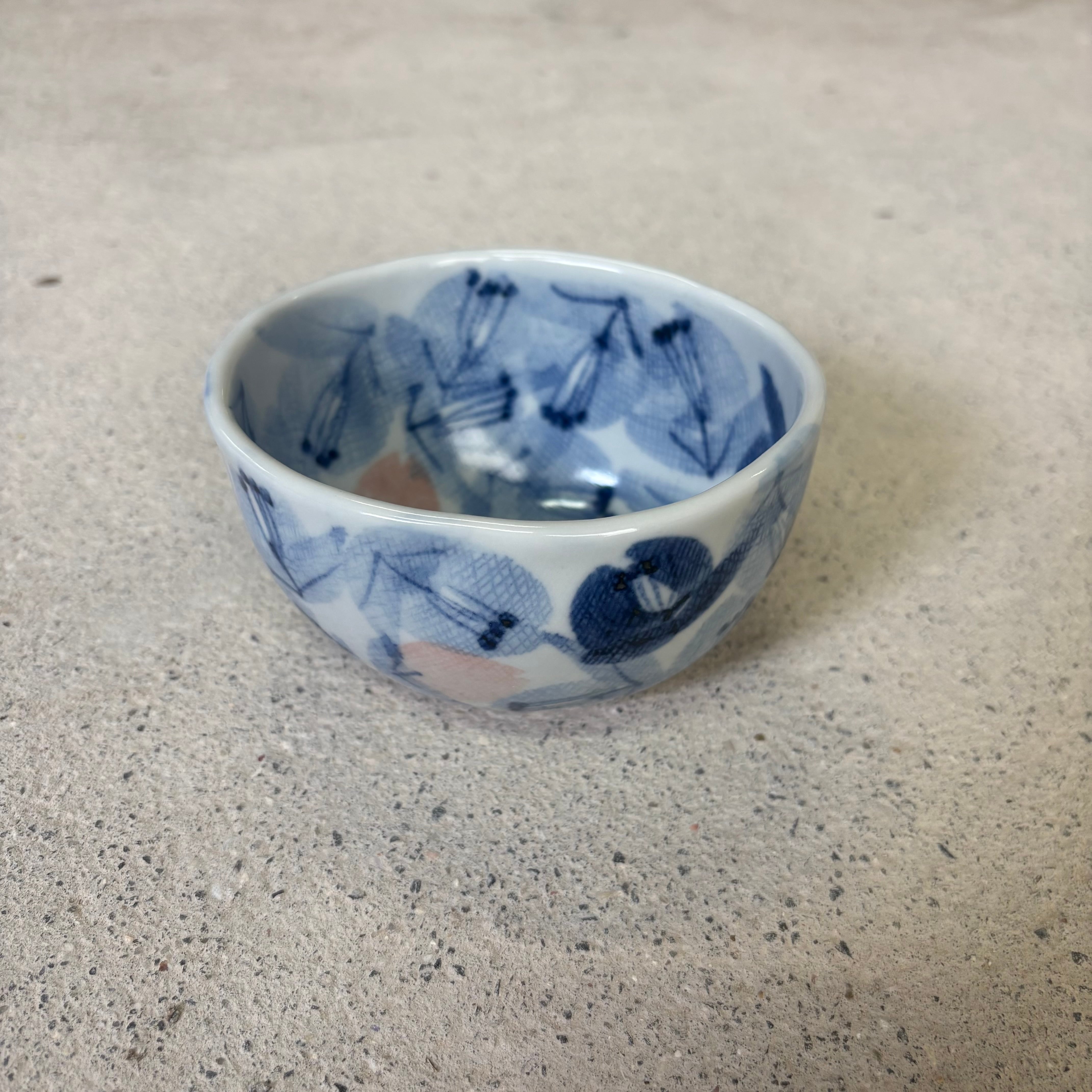 B606b「淡黄磁 香炉」酒井芳人作　砥部焼　五松園窯　共箱　茶道具　香道具 砥部焼 五松園窯