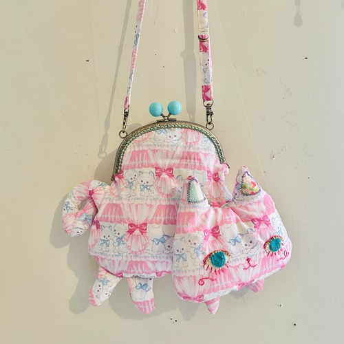 Dreaming pink おさんぽにゃんこ　がま口ポシェット  ドール　