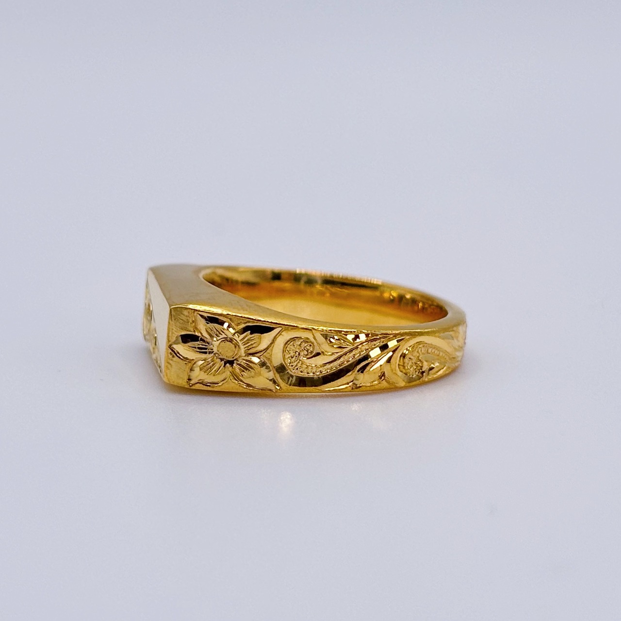 【受注販売】Engraved Signet Ring - Gold -