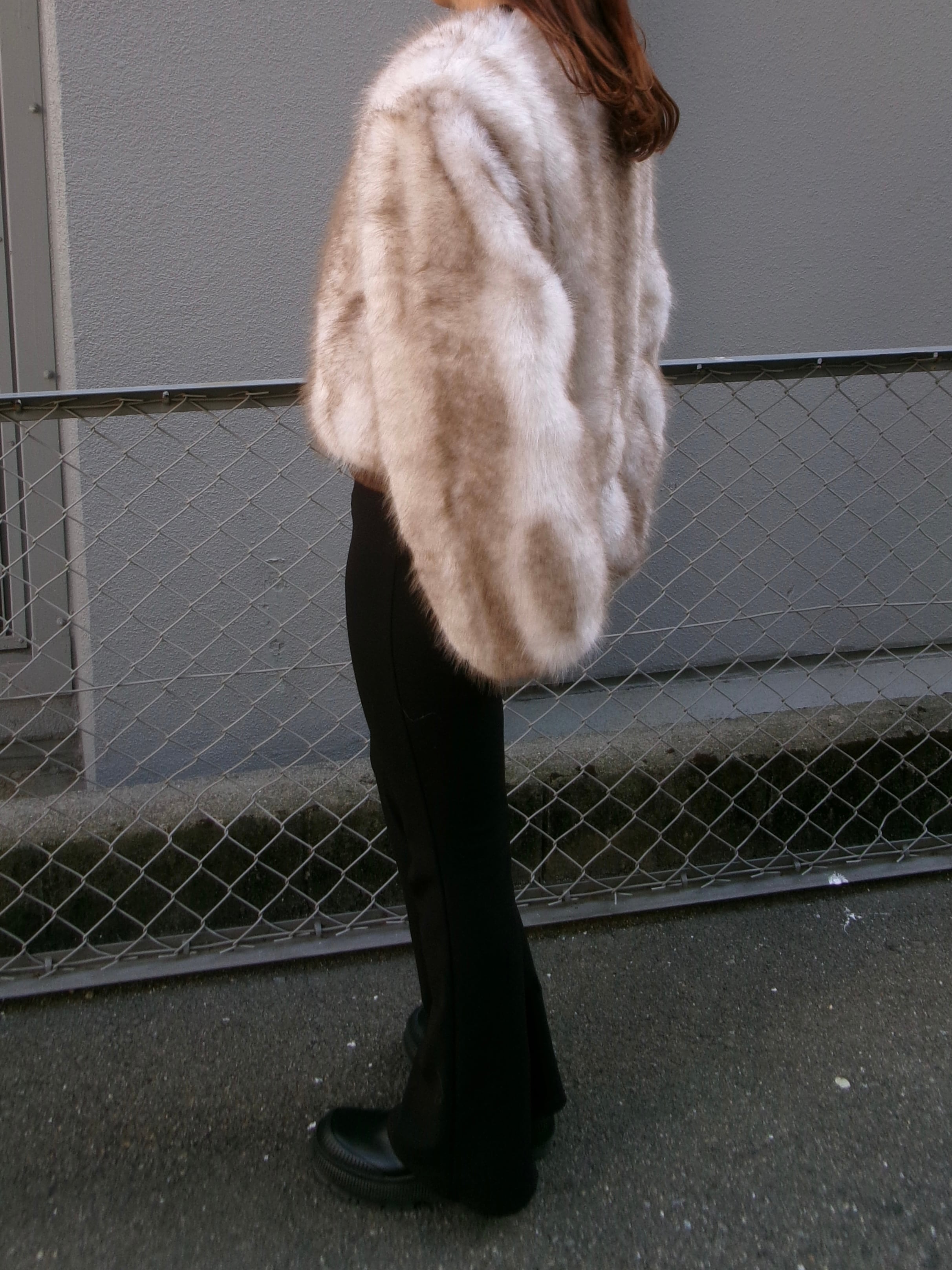 Isee room ファーコート　ホワイト iseeroom fur coat Isee room ファーコート ホワイト Isee room ファー