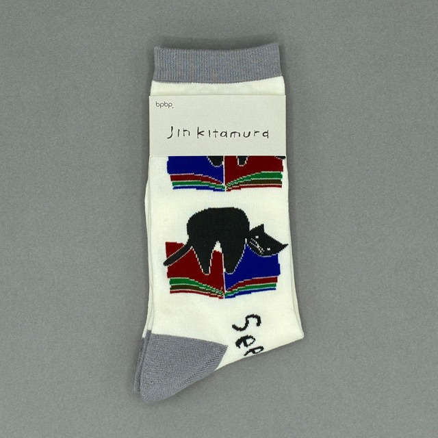 【JIN KITAMURA】北村人 SOCKS BLACK CAT ON BOOK ソックス 本の上の黒猫
