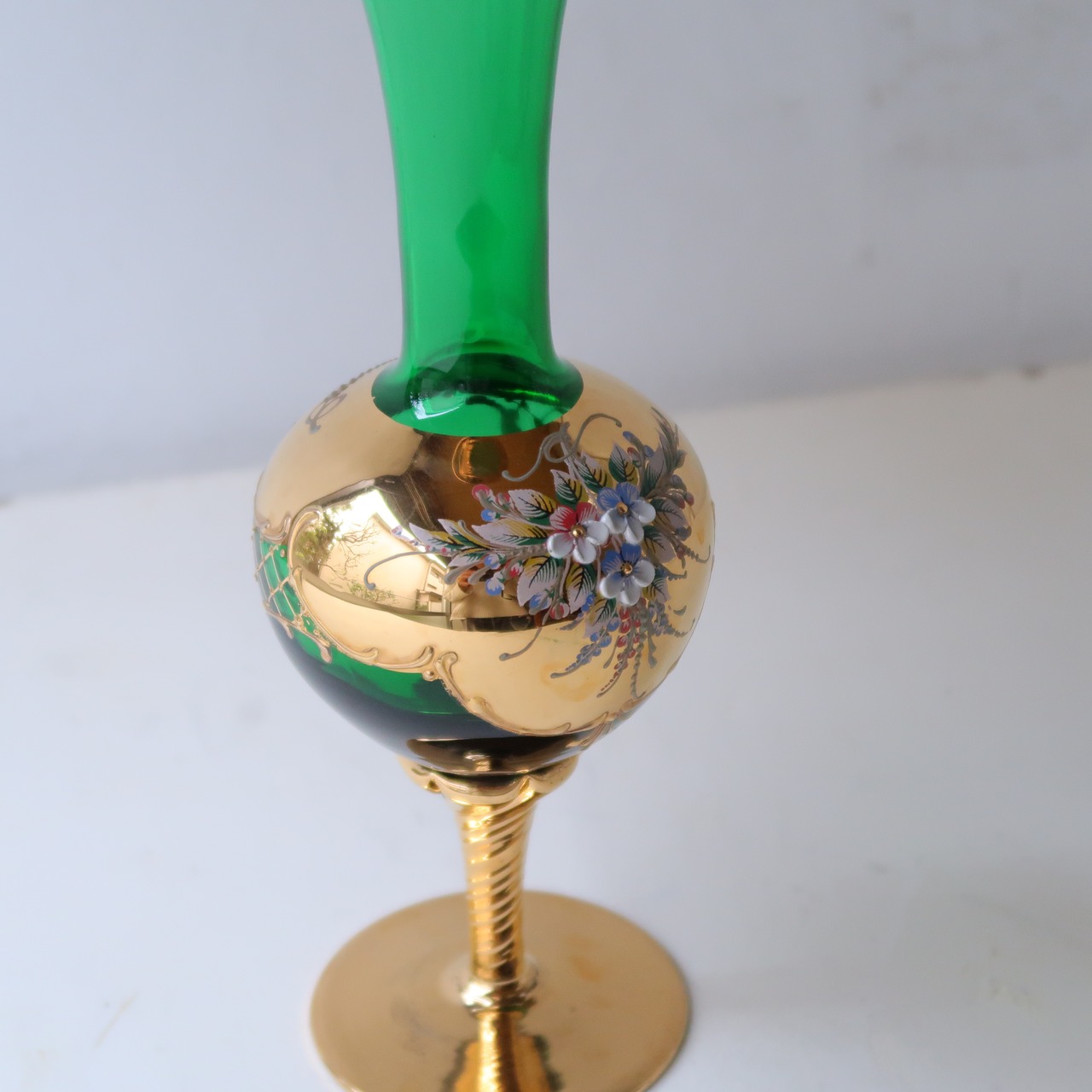 金彩とペイントのグリーン花瓶