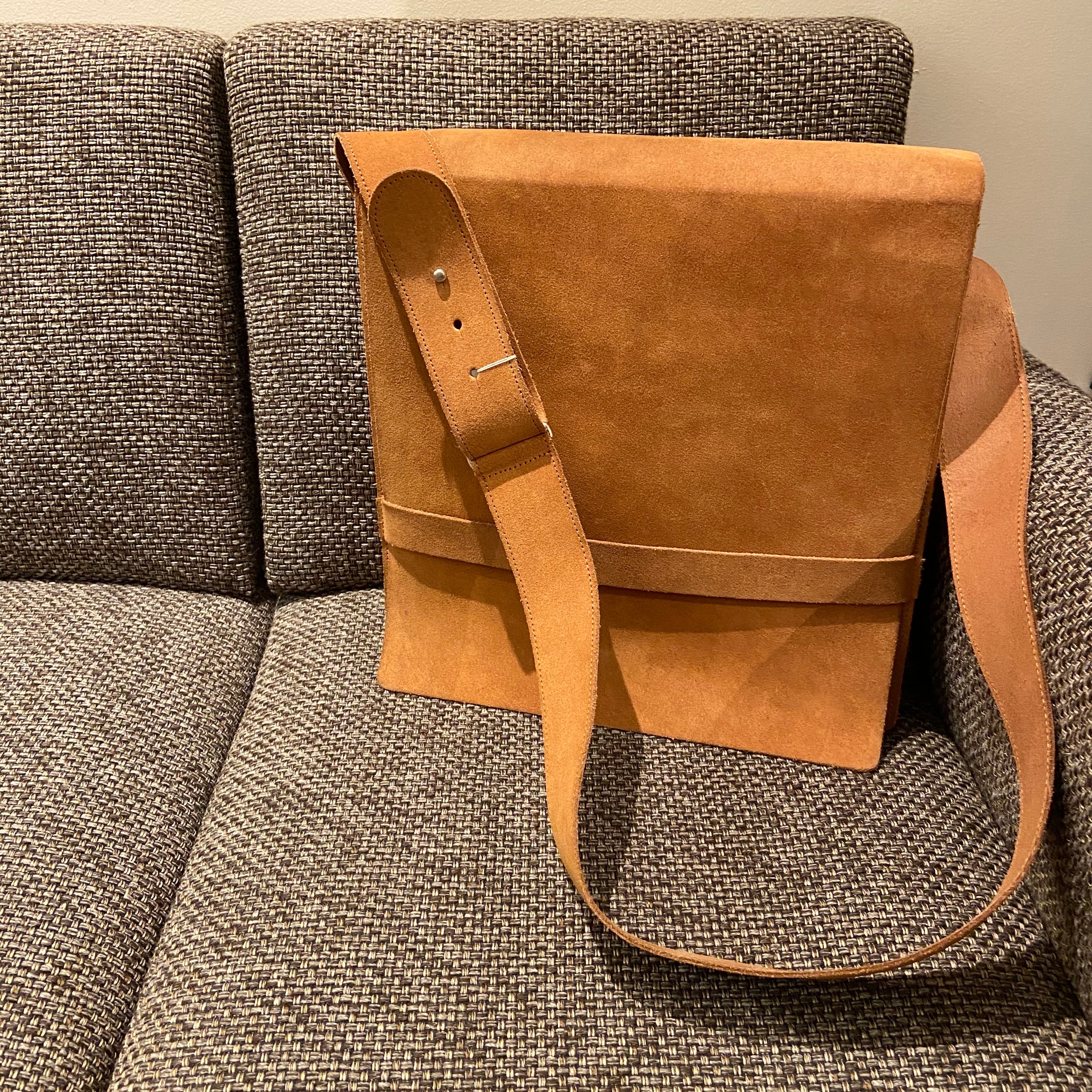 A.P.C.／suede shoulder bag （アーペーセー）スウェードショルダー