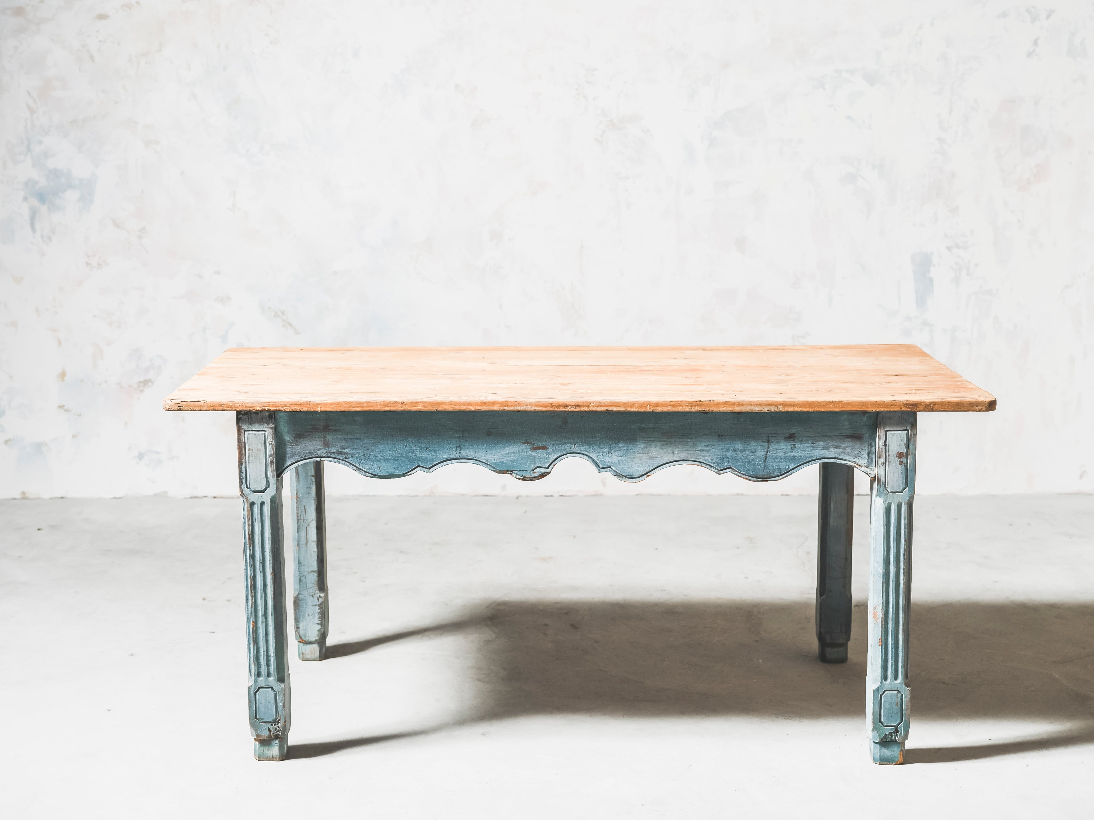 テーブル/サイドテーブル/ブルーペイント/フレンチテーブル/アンティークテーブル/アンティーク/パステル/波/店舗什器