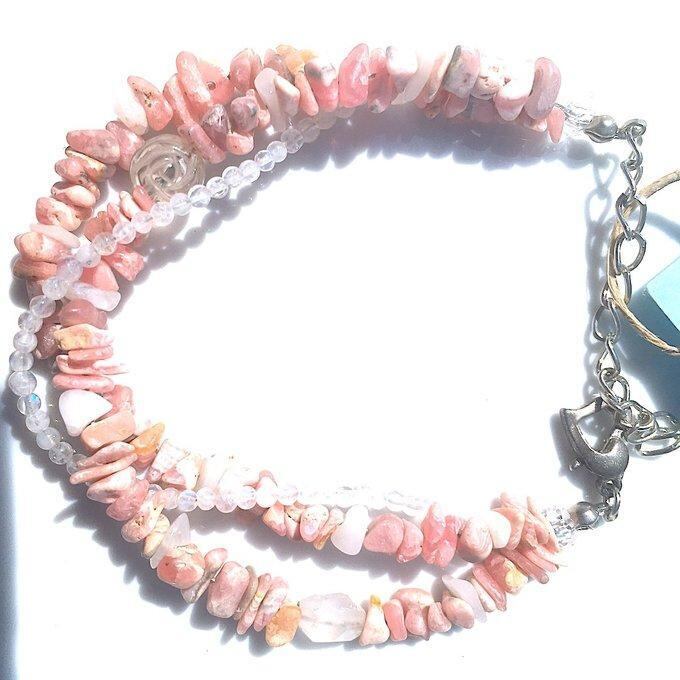【一点物】✦RoseisRoseisRose✦⋆.·インカローズ&薔薇のカービングスモーキィクォーツ&レインボームーンストーンの三連ブレスレット⋆.·✦