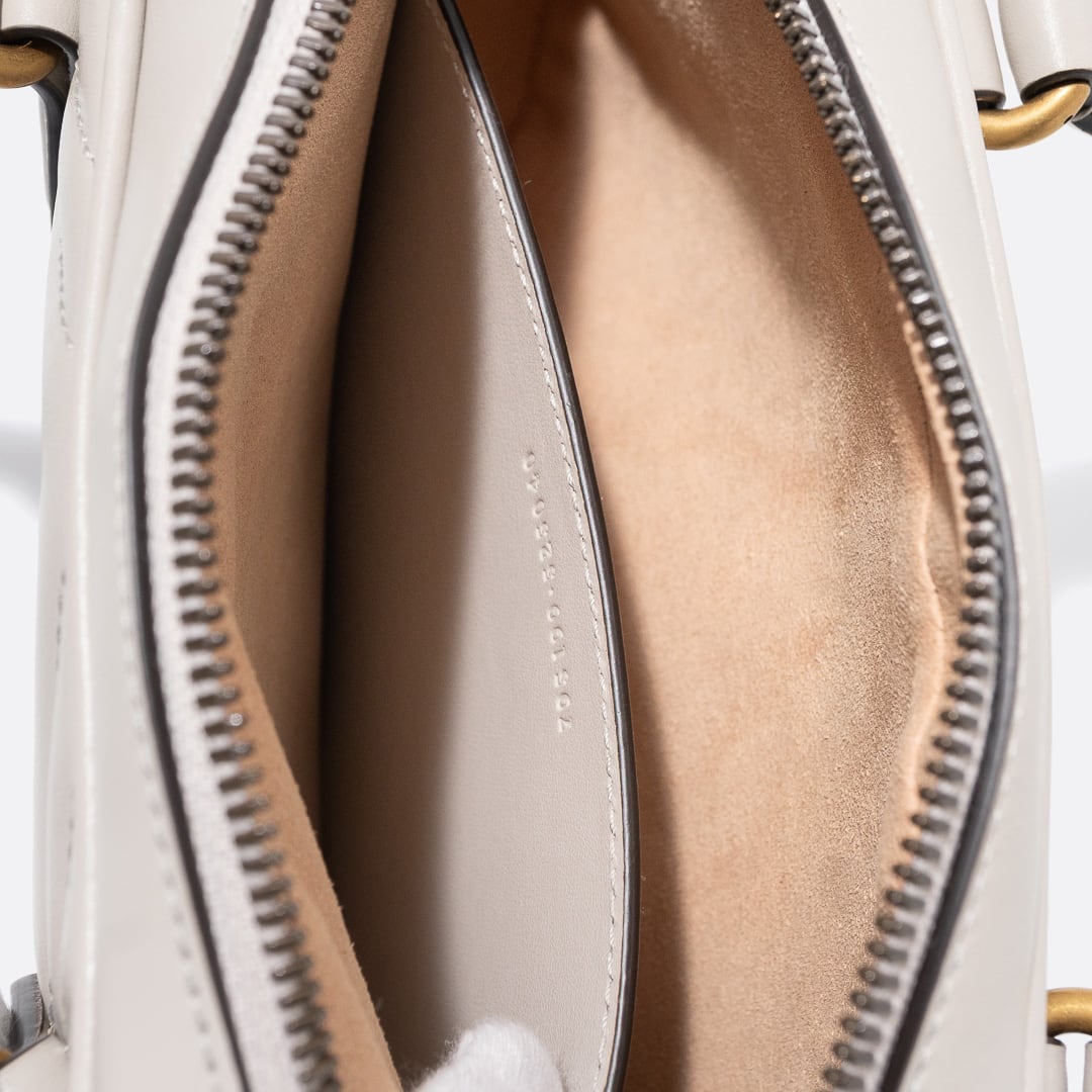 GUCCI GGマーモント スモール トップハンドルバッグ ライトグレー