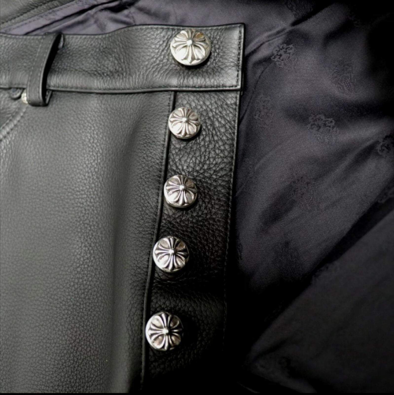CHROME HEARTS クロムハーツ レザーパンツ クロスボタン CHROME HEARTS クロムハーツ レザーパンツ クロスボタン