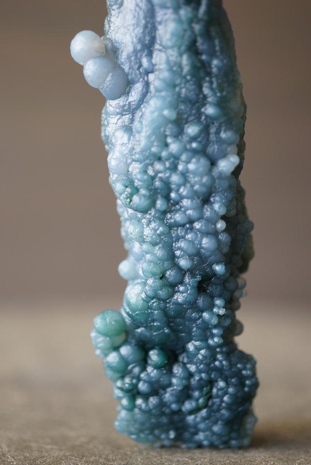 グレープアゲート(ボトリオイダル・アメシスト) Grape Agate (Amethyst) 1688