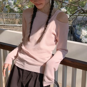 asymmetrical-neck cutout knit　J00523