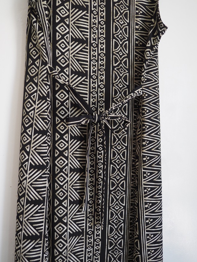 1990’s Ethnic Batik Pattern Sleeveless Dress