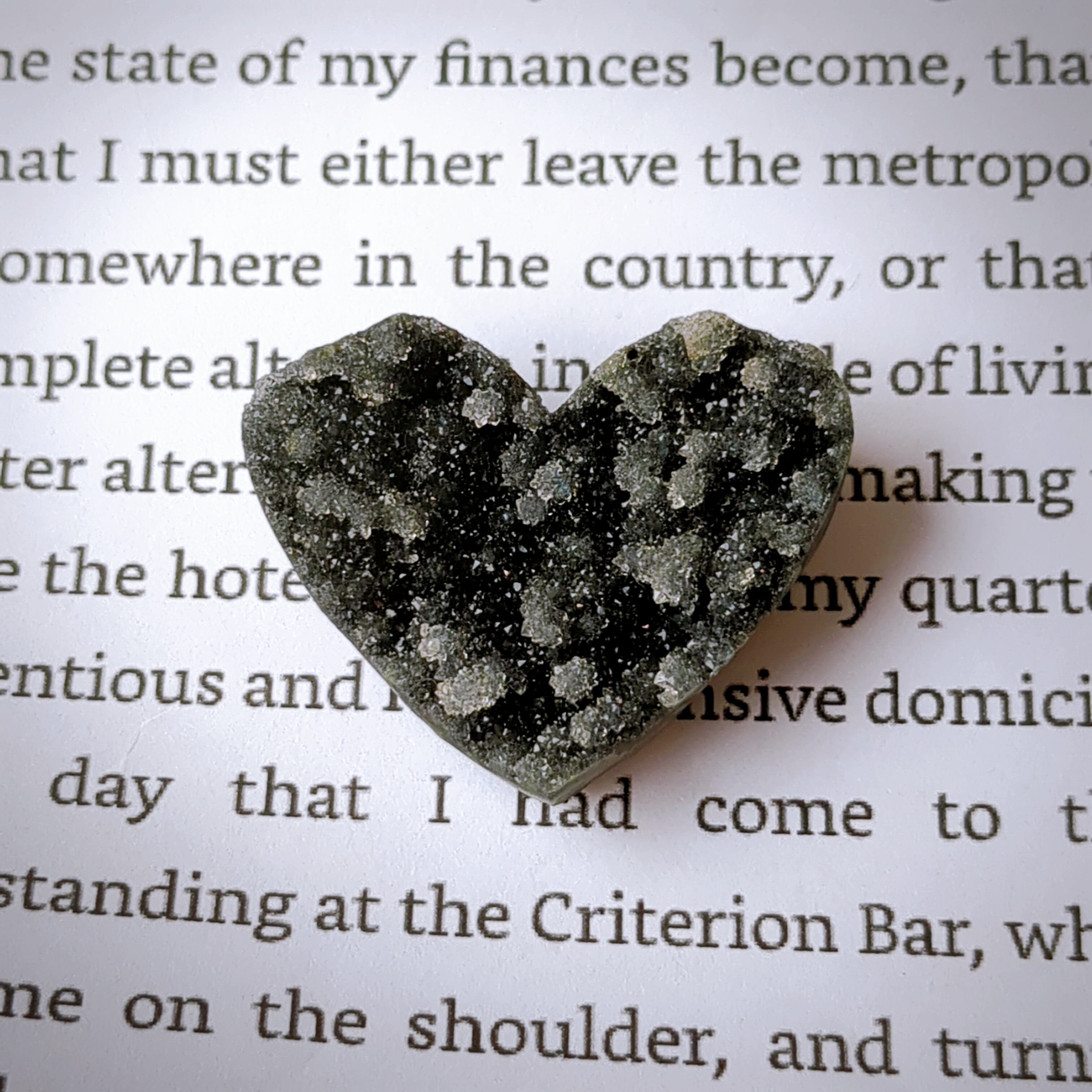 希少♡ ブラックアメジスト ハート クラスター 黒 紫水晶 天然石 ハート】ブラックアメジストミニクラスター | Kamuy stone