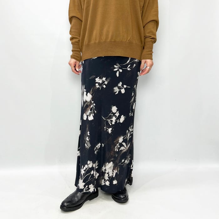 SACRA サクラ BLURRED FLORA SKIRT 126606123 2026秋冬新作 [送料無料