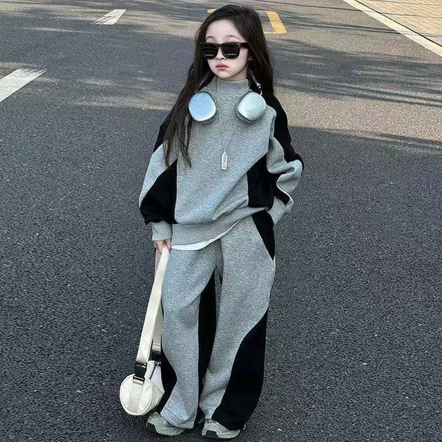 kids ハイネックトレーナーセットアップ