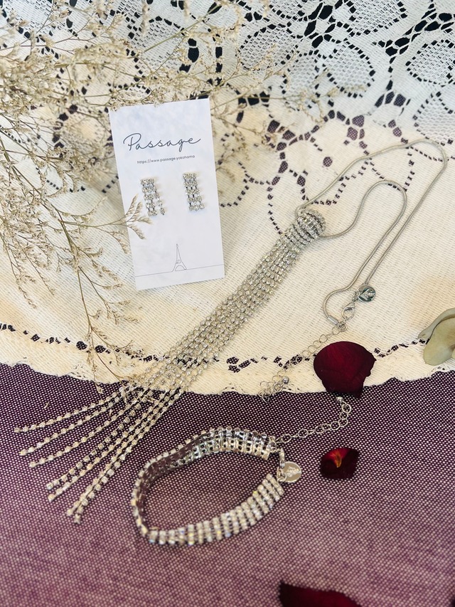 【フランス】キラキラシルバー3点セット（ネックレス・ブレスレット・ピアス）