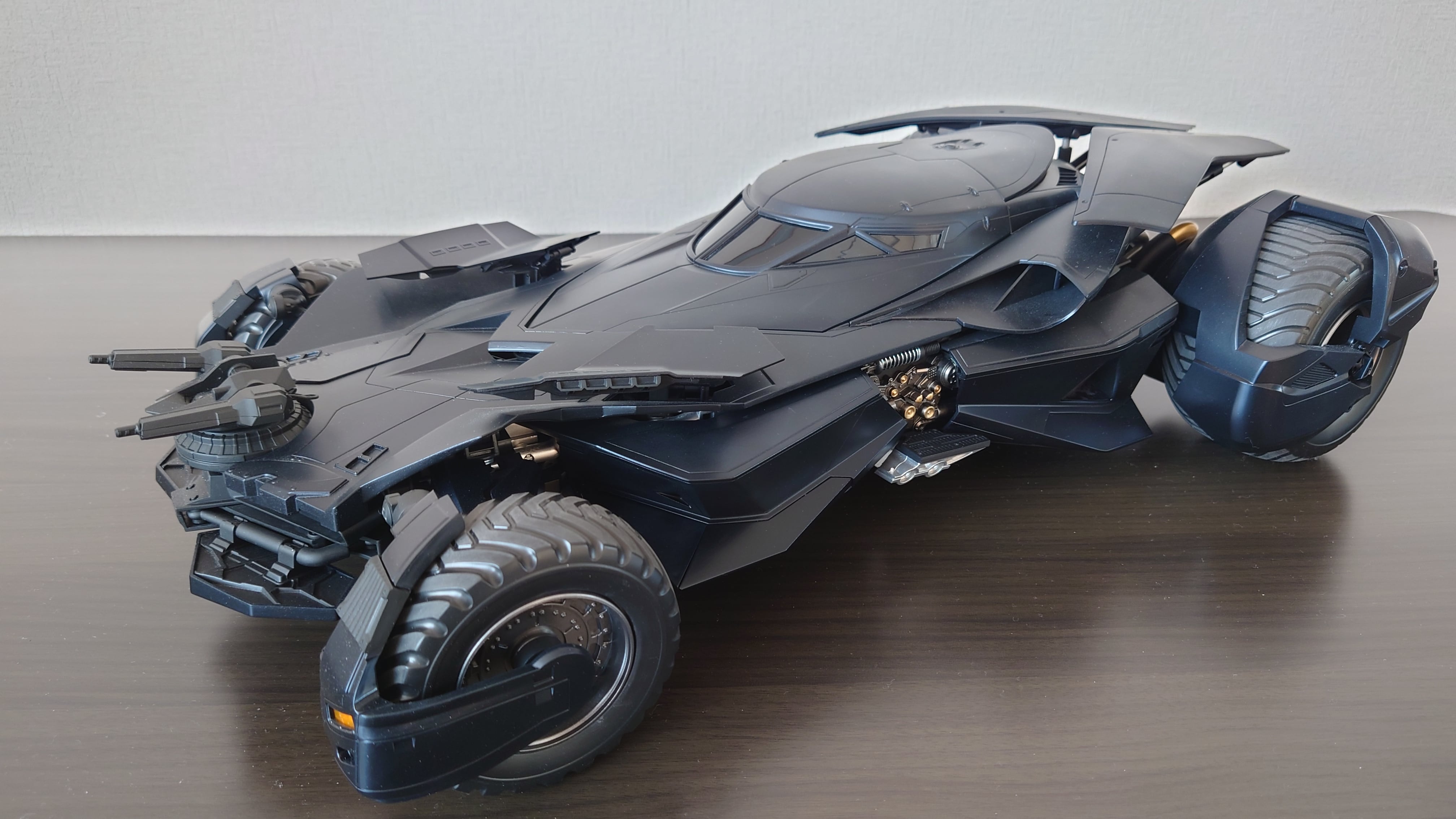 喜玩社 1/12 バットモービル『バットマン vs スーパーマン 喜玩社 1/12 バットモービル『バットマン vs スーパーマン