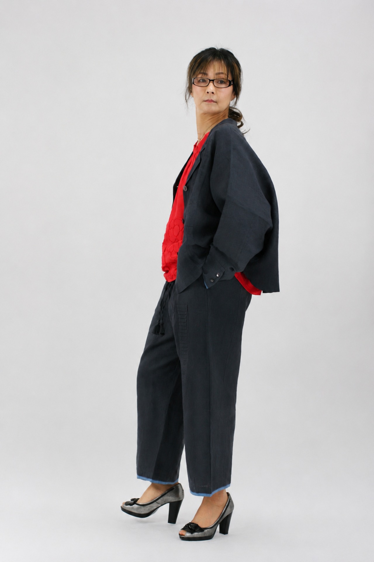 【BUNON】 Ruffle Tuck Pants 　Ecru / Charcoal