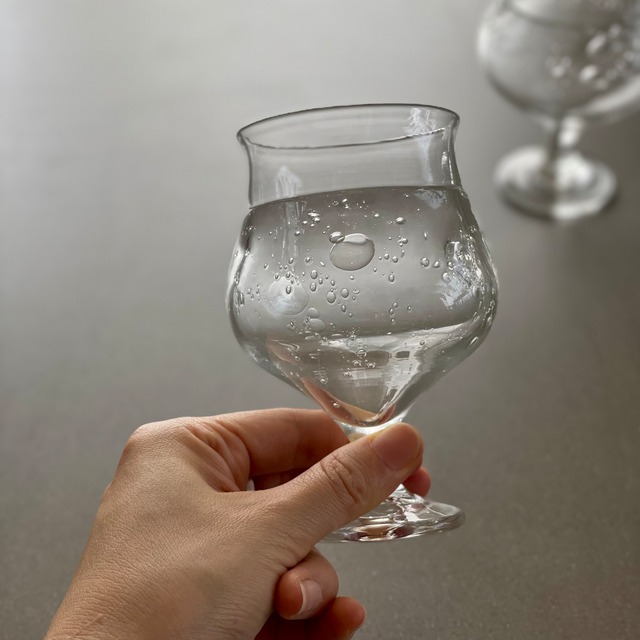 大村 淑華 水面のグラス