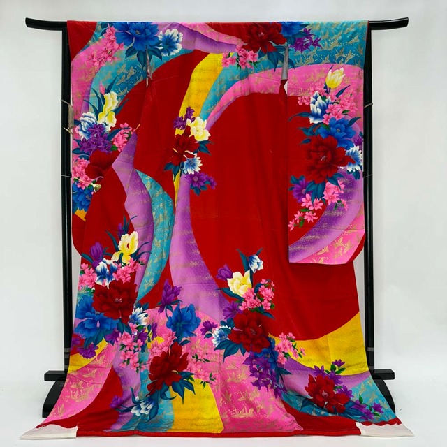 本振袖 引き振袖 正絹  赤 花柄 古典 刺繍 結婚式 裄65cm Bランク 花嫁衣装 Mサイズ 4423