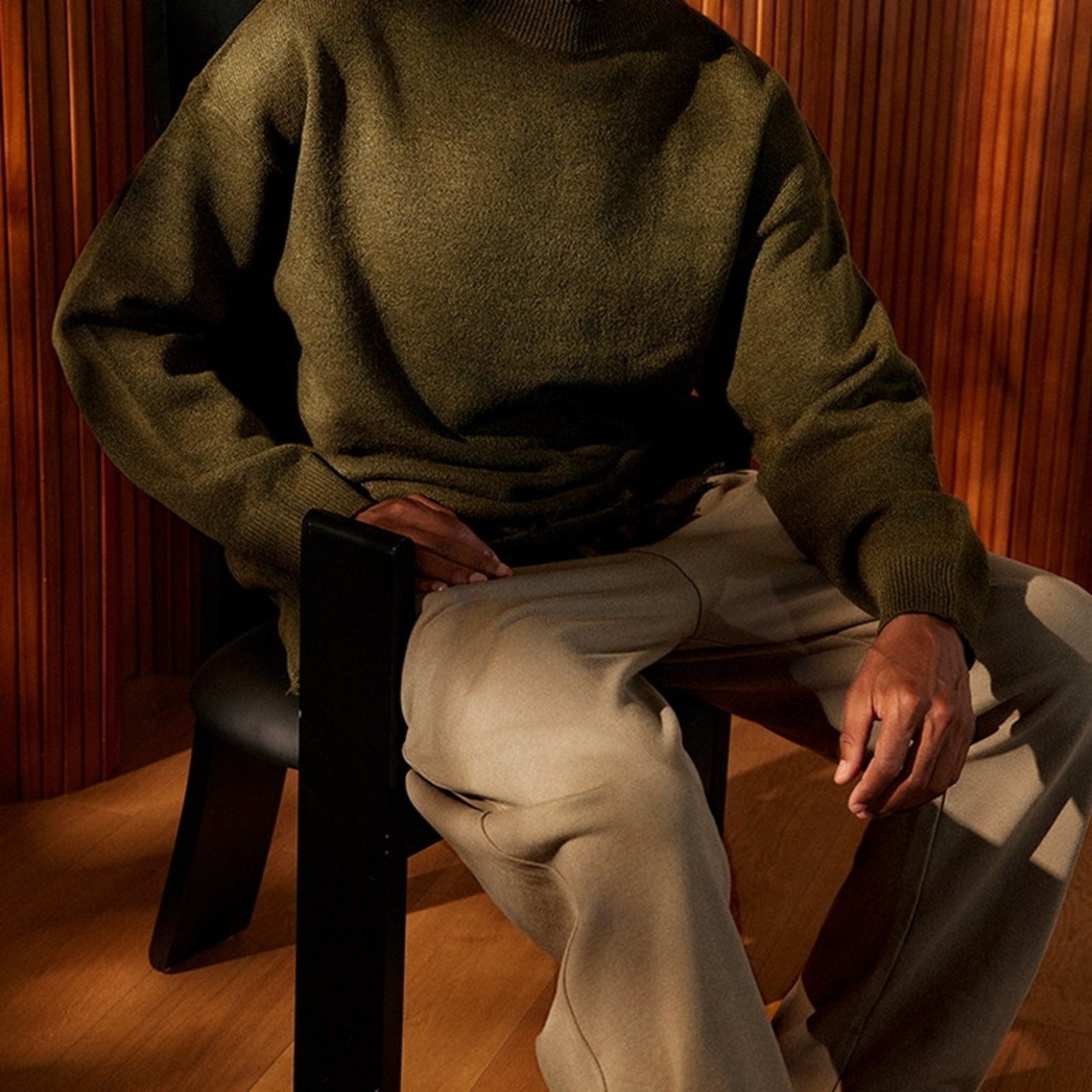 ブロークンデザインモックネックニット　946