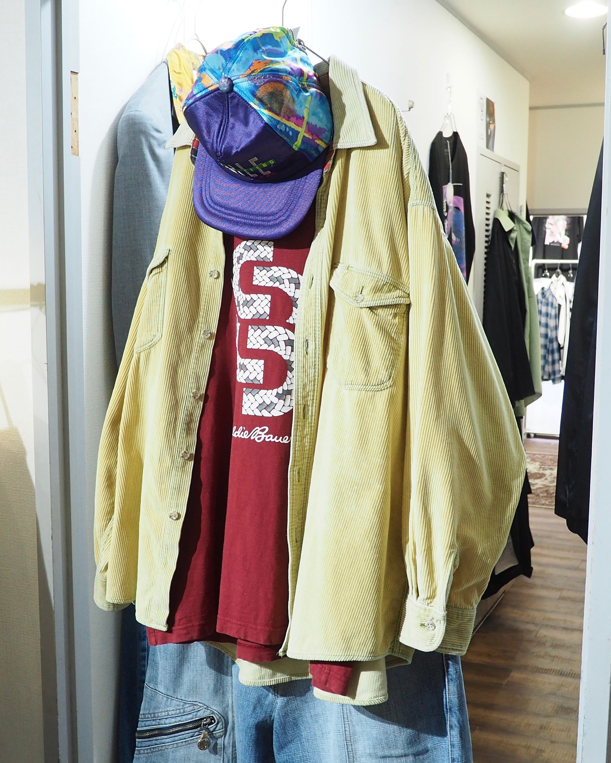 2000s " Eddie Bauer - 捻れ " Graphic Logo printed SS Tee