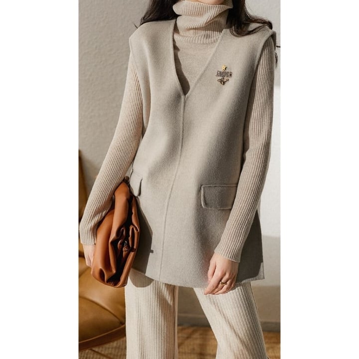 Wool v-neck vest《3color》