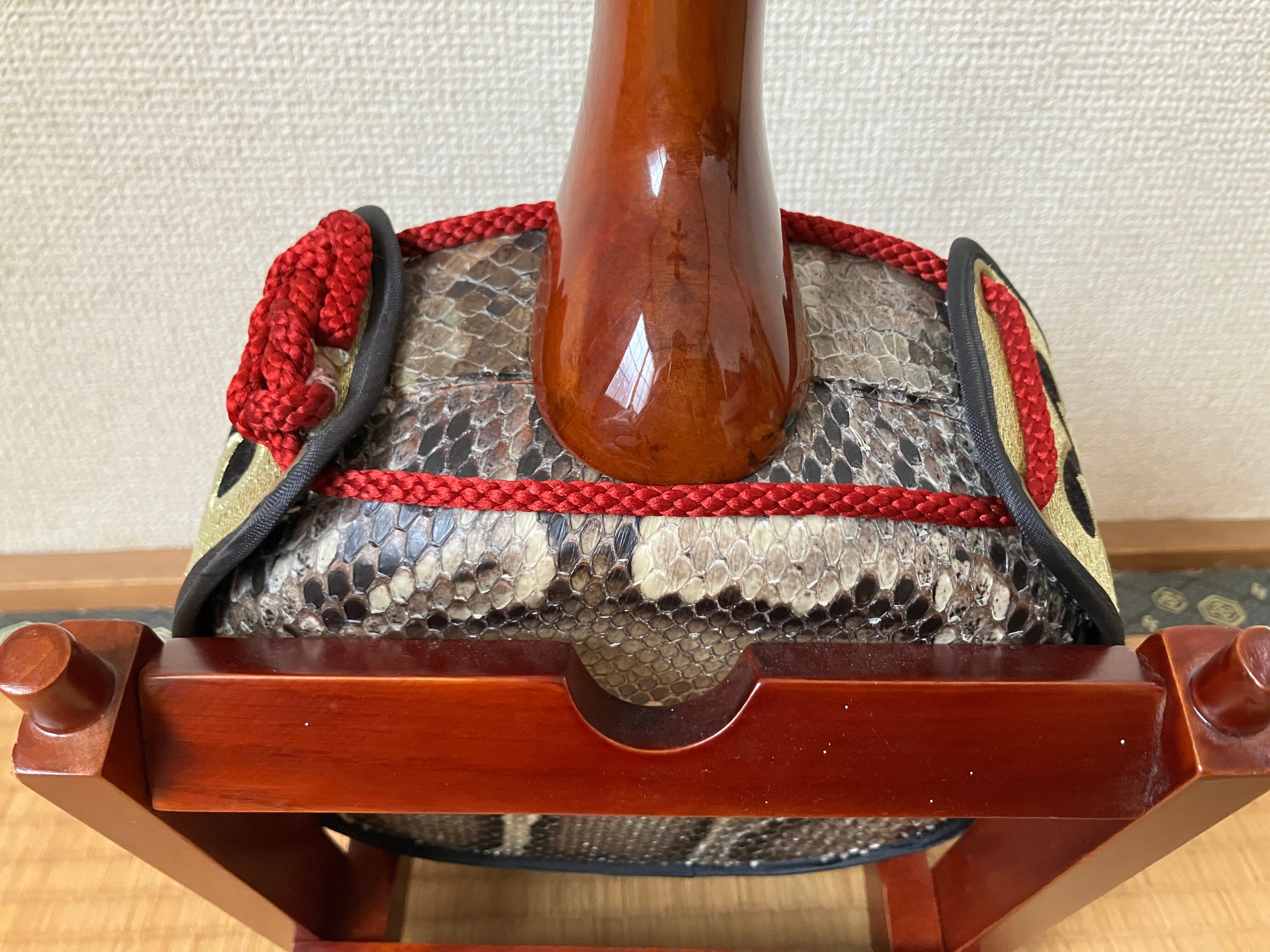 名工上原良光作 ヤンバルユシ木マカビ型 スンチ仕上げ | クオレ三線