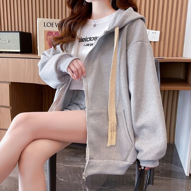 【送料無料】 アウター 3色 パーカー 羽織り フード付き ポケット ショート 袖あり 長袖 Vネック フレア Aライン 厚手生地 ポリエステル 綿 かわいい 大人可愛い 綺麗 シンプル カジュアル おしゃれ お洒落 大人女子 こなれ感 コンサバ 定番アイテム 体型カバー ガーリー 無地 20代 30代 40代 レディース 女性用 ママ服 ママコーデ 通勤 デート お出かけ 女子会 お茶会 授業参観 休日 アウトドア 誕生日会 春 秋 シーズンレス 着回し 普段使い 韓国 オルチャン 暖かい 着痩せ