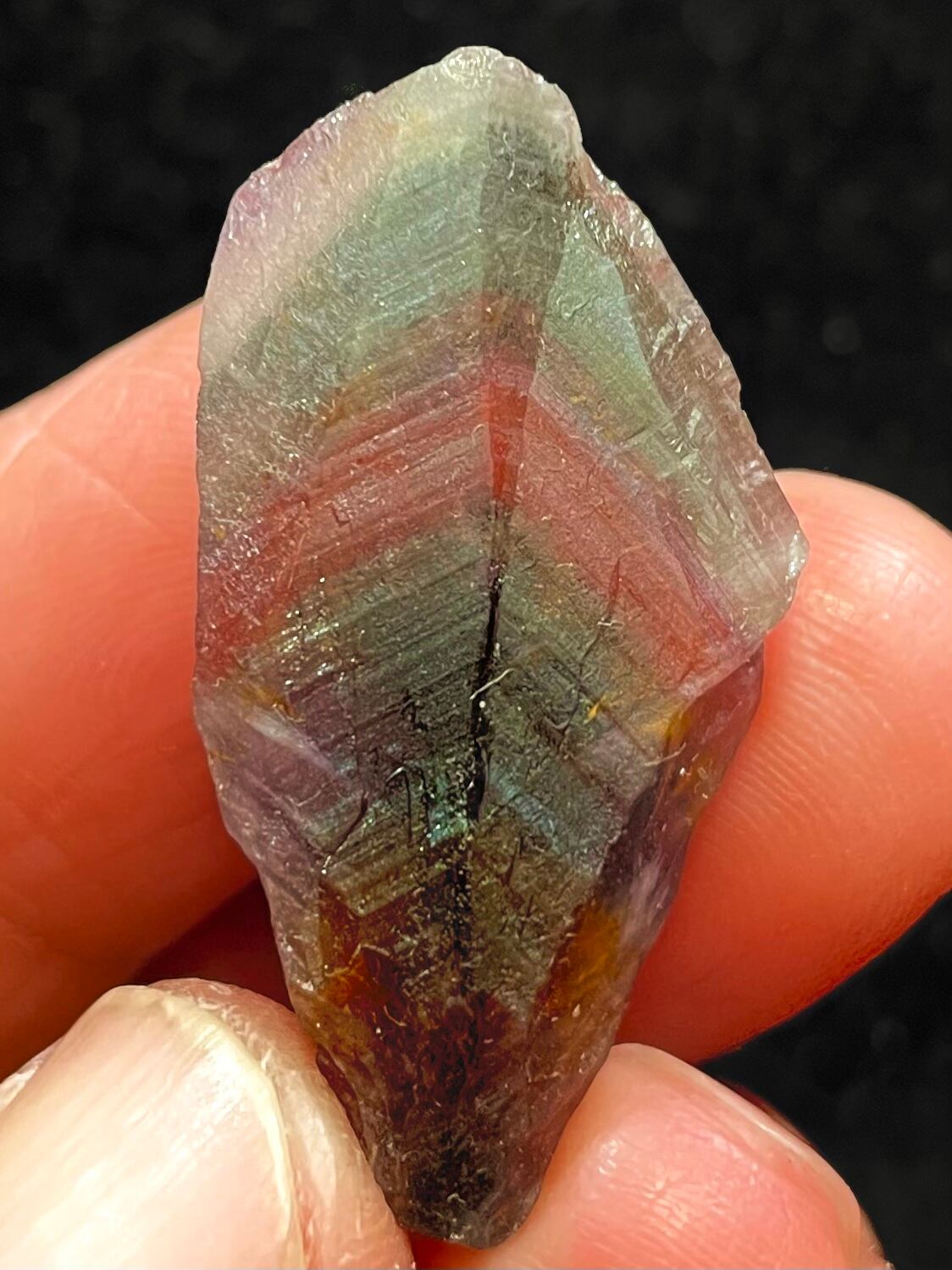 18) 「スーパー・レインボー・アメジスト」原石(ハイクオリティ)