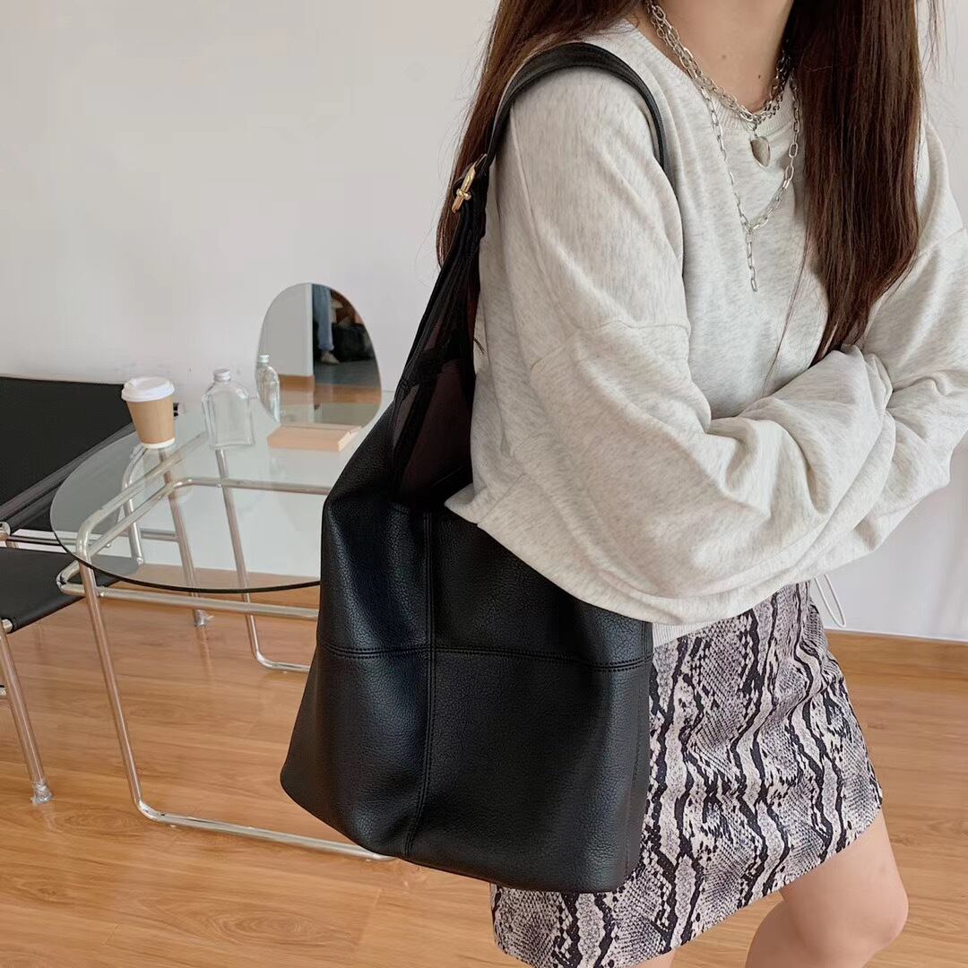 シンプルトートバッグ