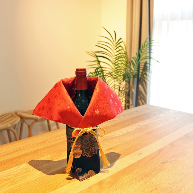 〈Kinrané｜キンラネ〉金襴ボトルカバー｜和雑貨｜ハンドメイド｜メイドインジャパン｜和モダン｜金襴小物｜ひな人形リメイク｜ 和雑貨 ｜ハンドメイド和小物｜和のある暮らし