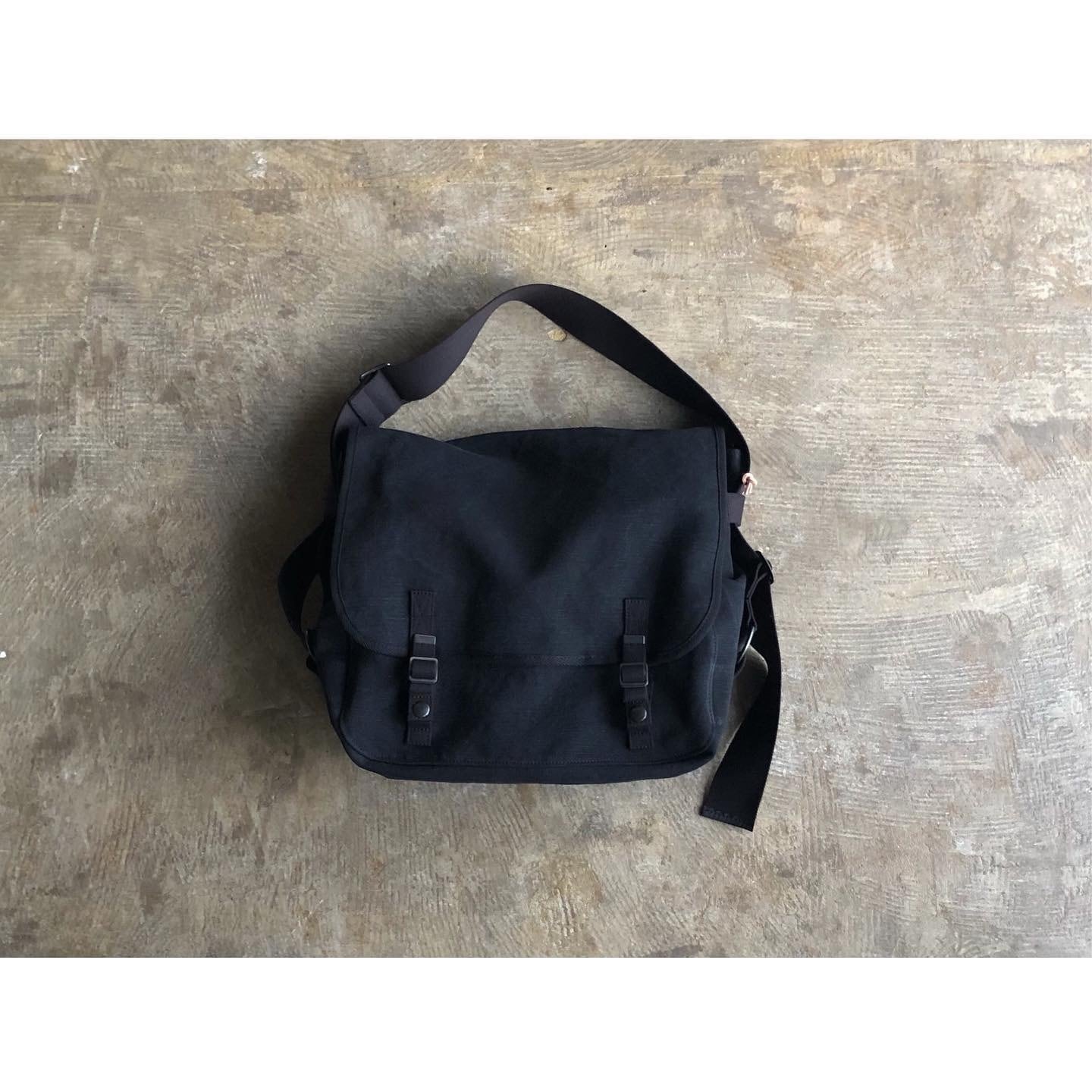 再入荷 SLOW (スロウ) Truck French Army Shoulder Bag | AUTHENTIC Life Store  powered by BASE