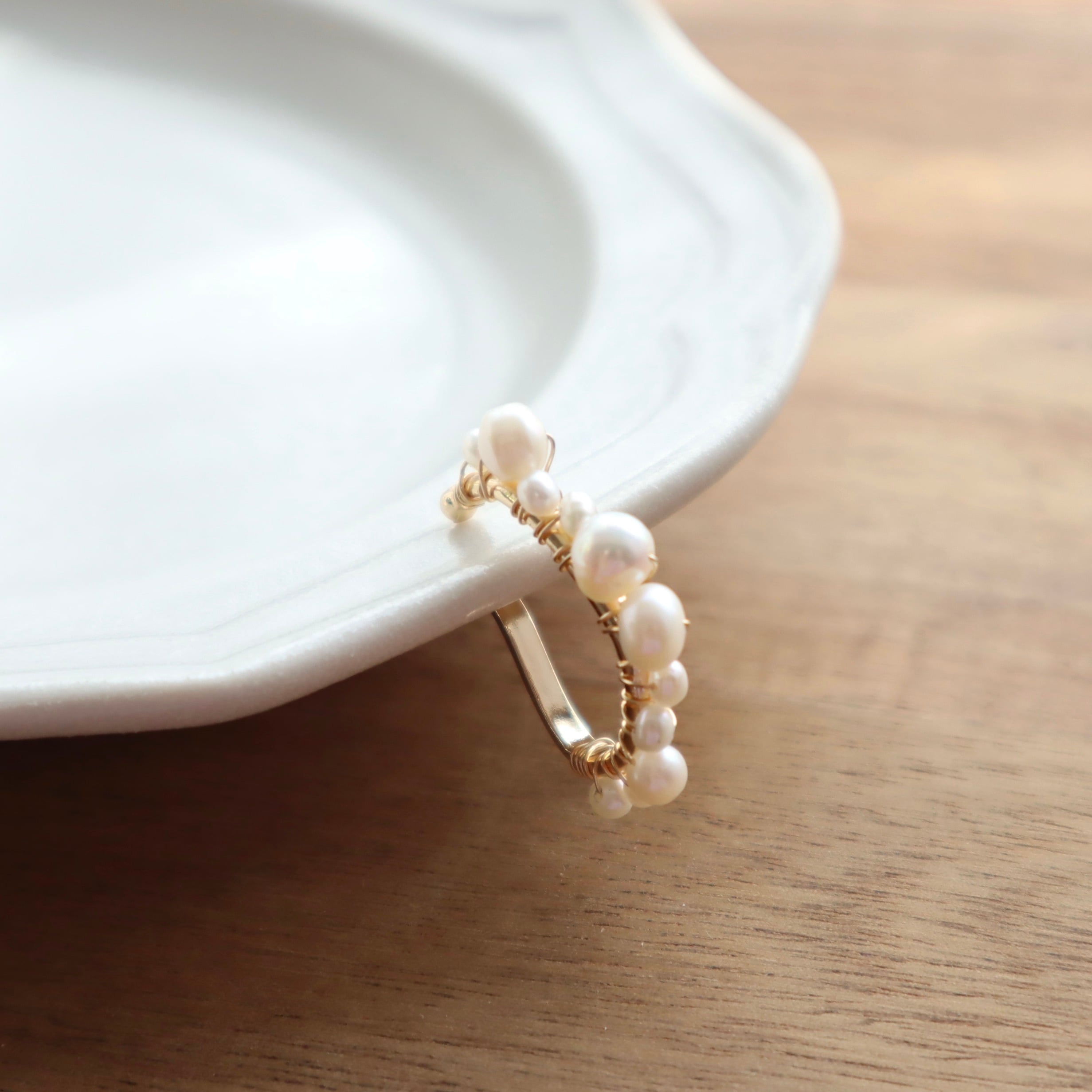 イヤーカフ｝ 14kgf/pearl line earcuff 淡水パール(片耳） | DRAGEE 