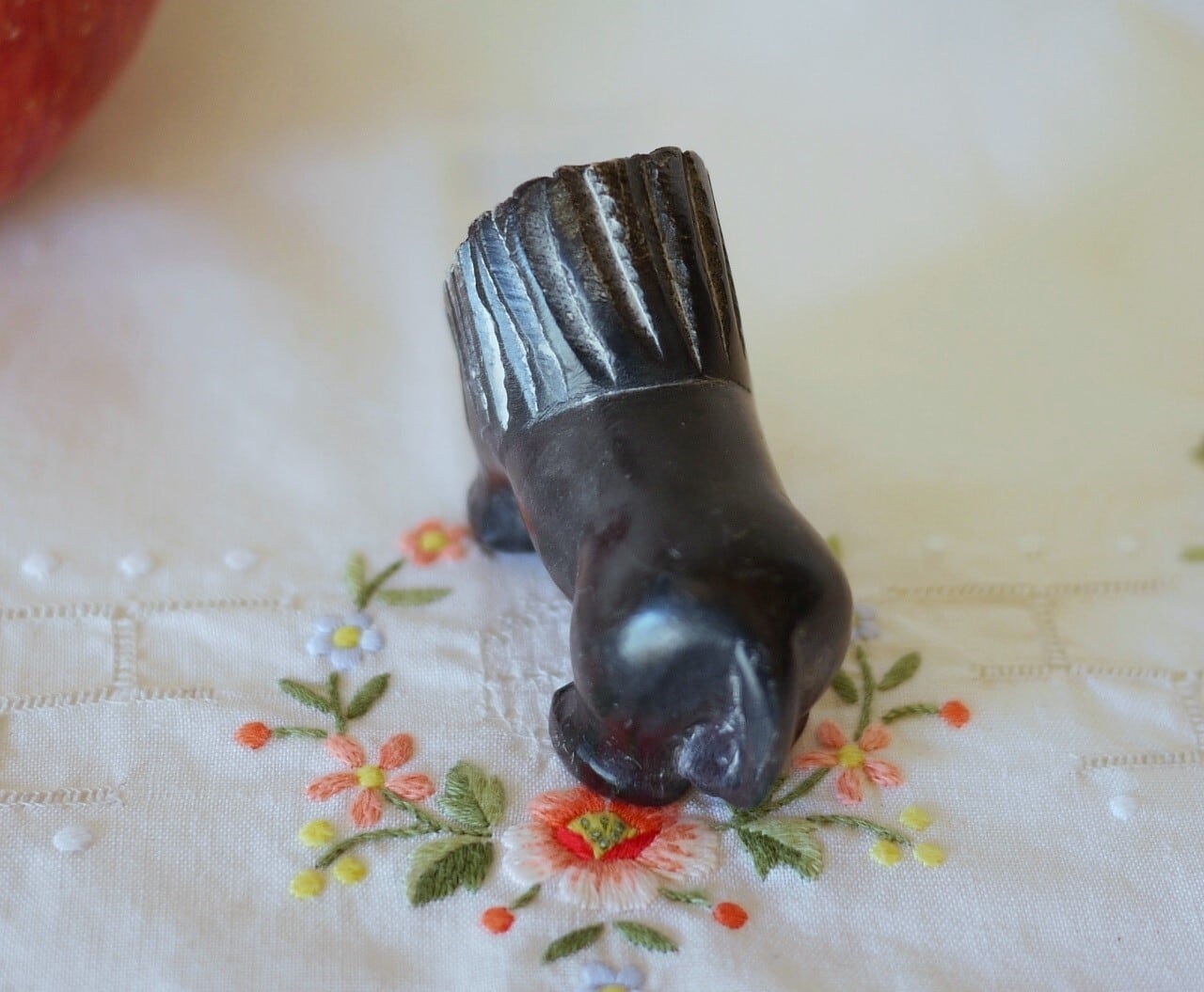 ライオンの彫刻 約30cm 黒色石材 27c6e733fc8e57102be1220276b04f