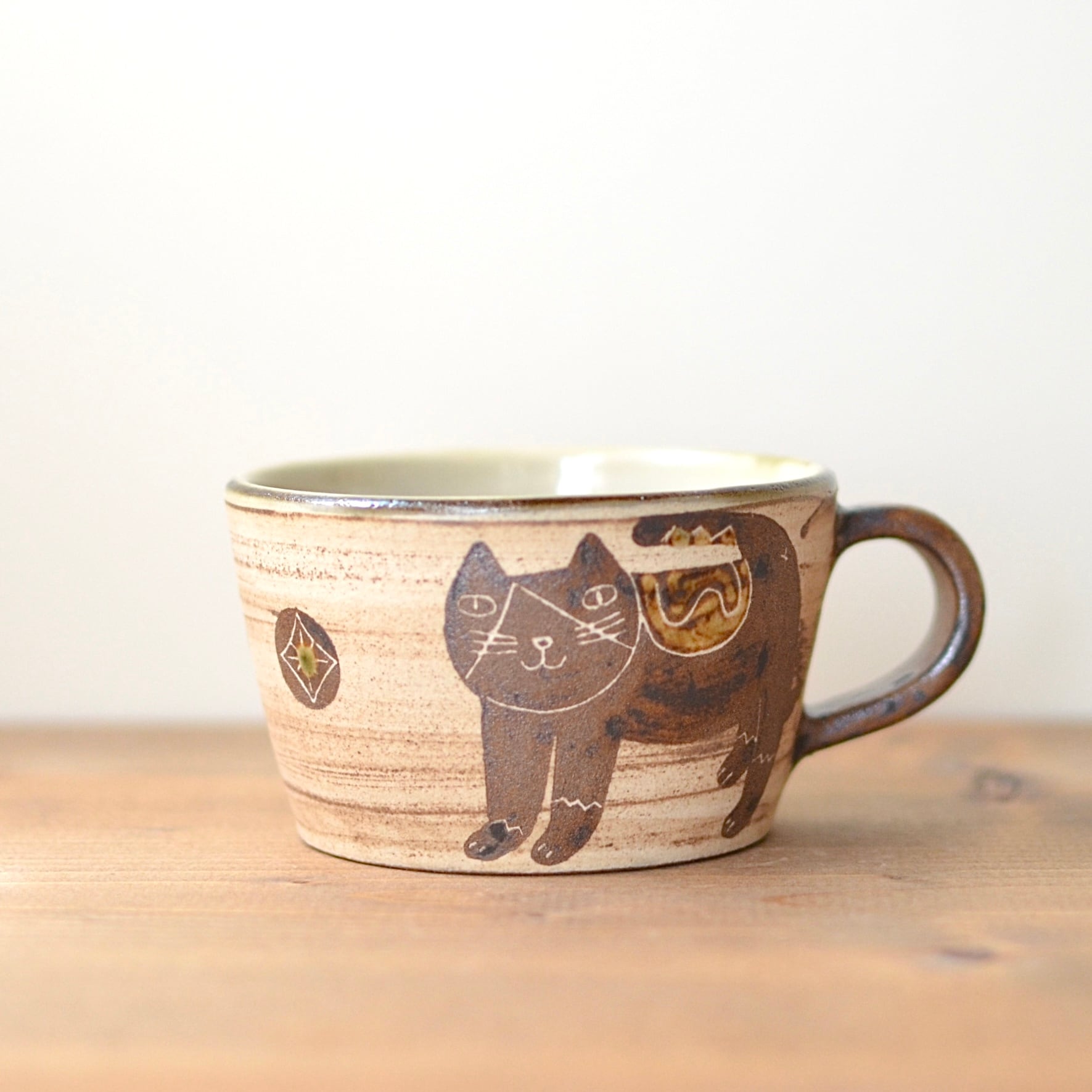 小1・ハチワレネコのマグカップ