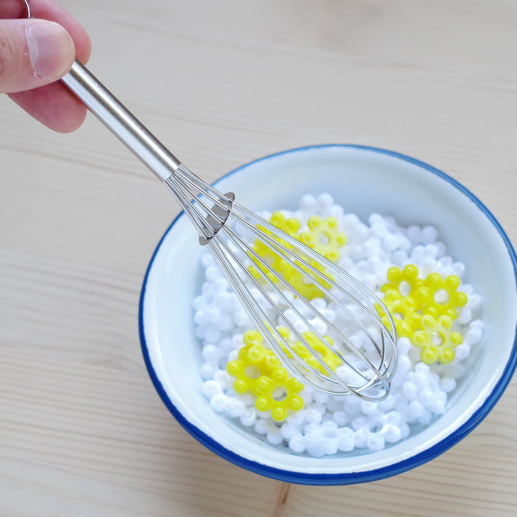 泡だて器 ケーファー 泡だて器 | 木のおもちゃ専門店 おもちゃ箱 イカロス 公式