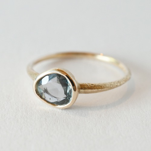 K10 ローズカットのモンタナサファイアのリング