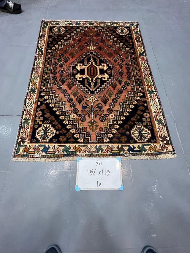 絨毯クエスト72【No.90】 ※現在、こちらの商品はイランに置いてあります。ご希望の方は先ずは在庫のご確認をお願いします。