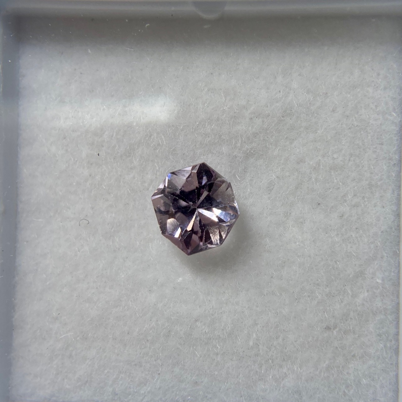 お花みたいなスピネル 訳あってお買い得2：約5.0mm　No.13