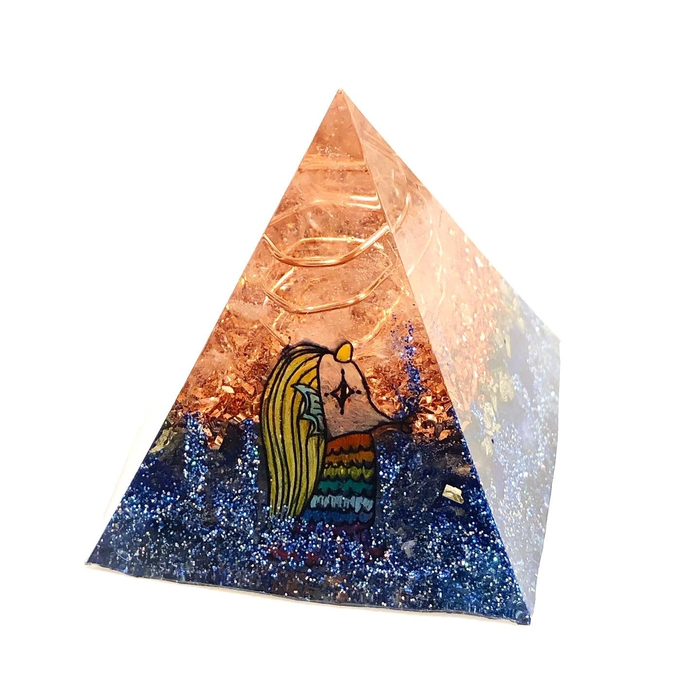 ピラミッド型オルゴナイト アマビエ ラピスラズリ