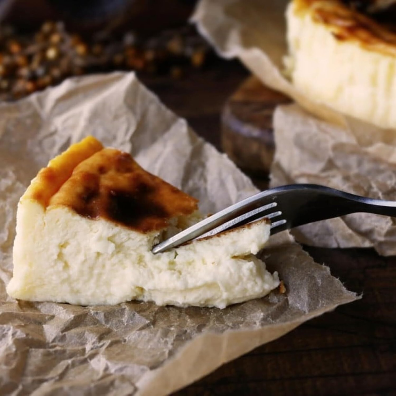 スペイン産 冷凍「サン・セバスチャン」バスクチーズケーキ 600g (直径約15cm) 濃厚600g Spanish-style baked Frozen Creamy San Sebastian Burnt Basque Cheesecake