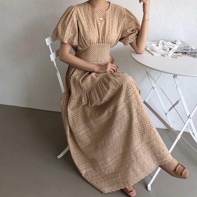 ワンピース ロング
 ロング丈 袖あり
 半袖
 ボリューム袖
 パフスリーブ ラウンドネック
 襟なし
 ノーカラー フレア
 Aライン ウエストマーク
 透け感
 異国風 レース
 薄手 シンプル
 カジュアル
 上品
 おしゃれ
 お洒落
 レトロ
 アジアン
 こなれ感
 ラフ
 キュート
 ルーズ
 個性的
 モダン
 ベーシック 柄 夏 30代
 40代
 50代
 60代
 レディース
 女性用 OL
 お出かけ
 休日
 リゾート
 旅行
 海
 プール
 バカンス ショッピング 普段使い