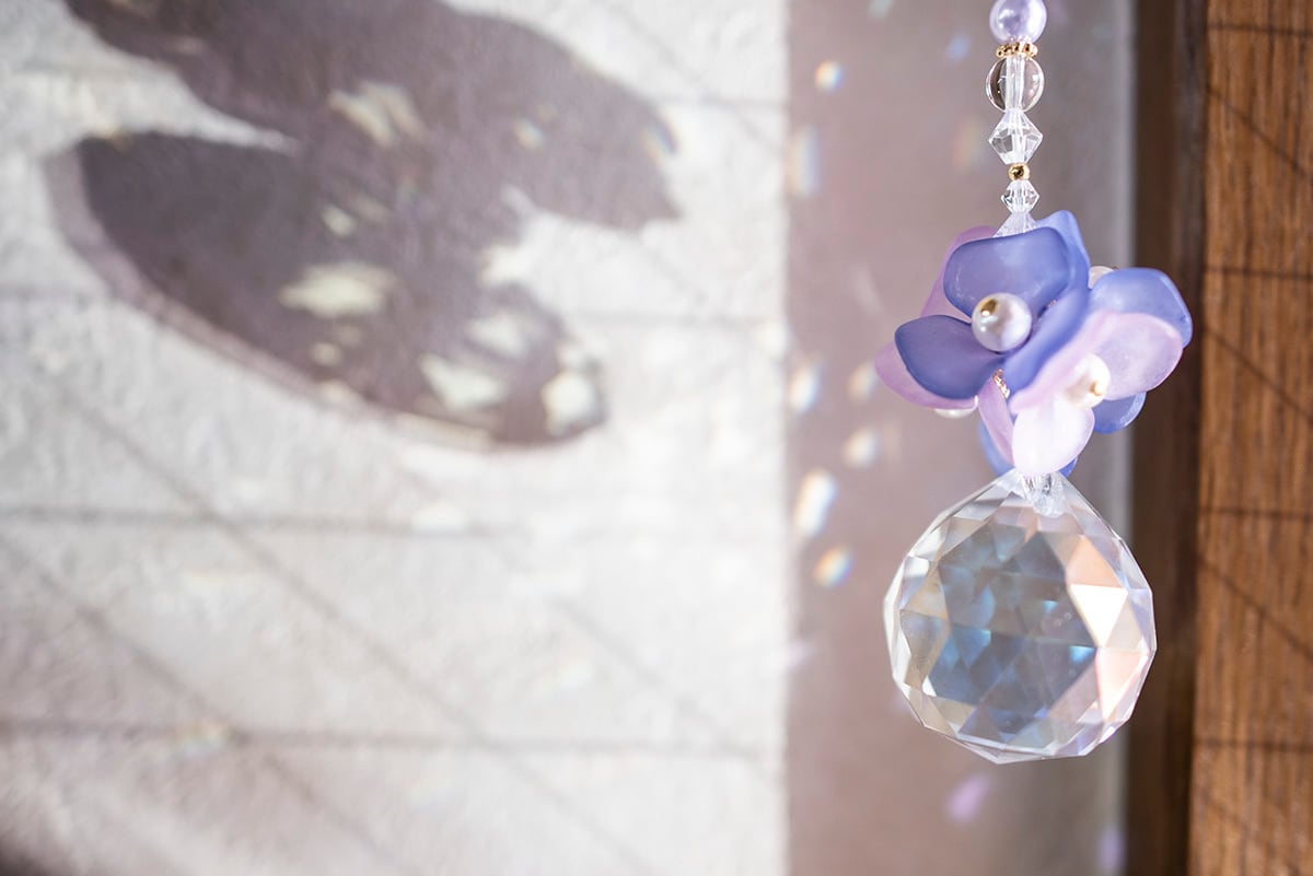 サンキャッチャーハンドメイド「お上品！白いお花のキラキラブーケ」