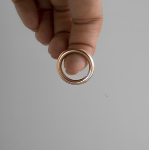 【期間限定SALE】ANNIKA INEZ | センス良くおしゃれにインパクトを与えてくれる シンプルで洗練されたリング。