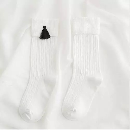 かわいいタッセル付き♪キッズハイソックス♪白 女の子 靴下 ガールズ 子ども用