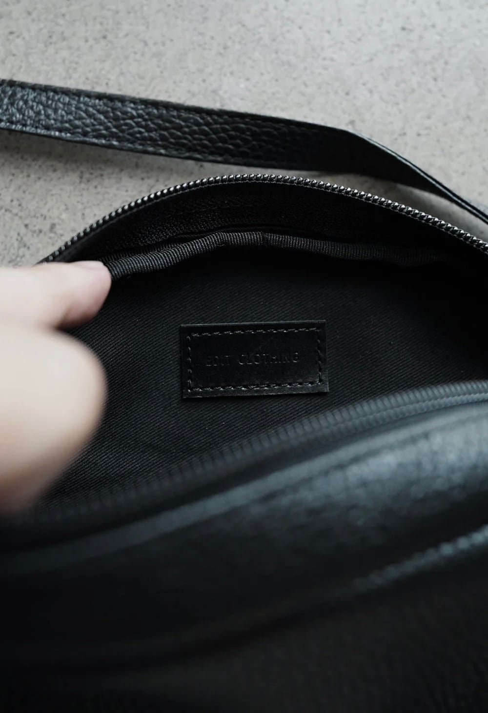 edit clothing Mini sling bag （ミニシュリングバック） | SLOW