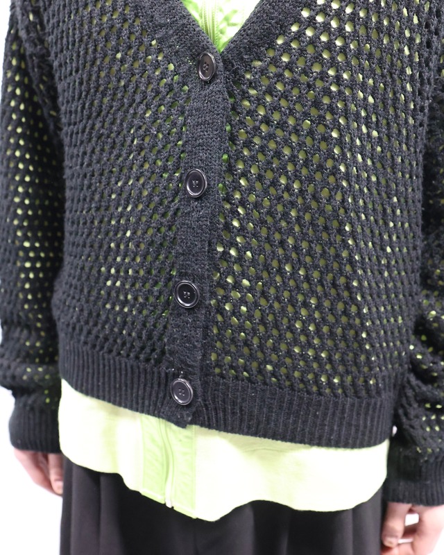 Short length low-gauge cardigan