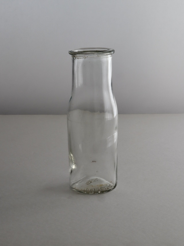 【SALE】 ヴィンテージのミルクボトル 薄縁瓶 6 / 【SALE】 Vintage Thin Rim Milk Bottle 6